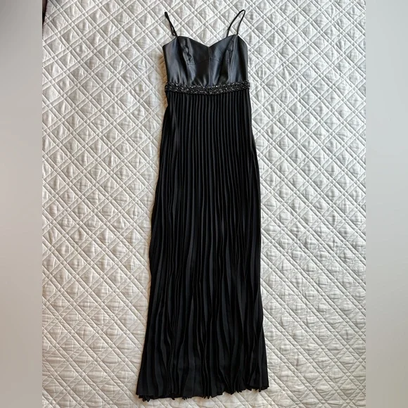 chinese dress ladies 1990s Vintage Black Beaded Lace Back Maxi Dress by Laundry, Shelli Seg –  Leslie Courreges